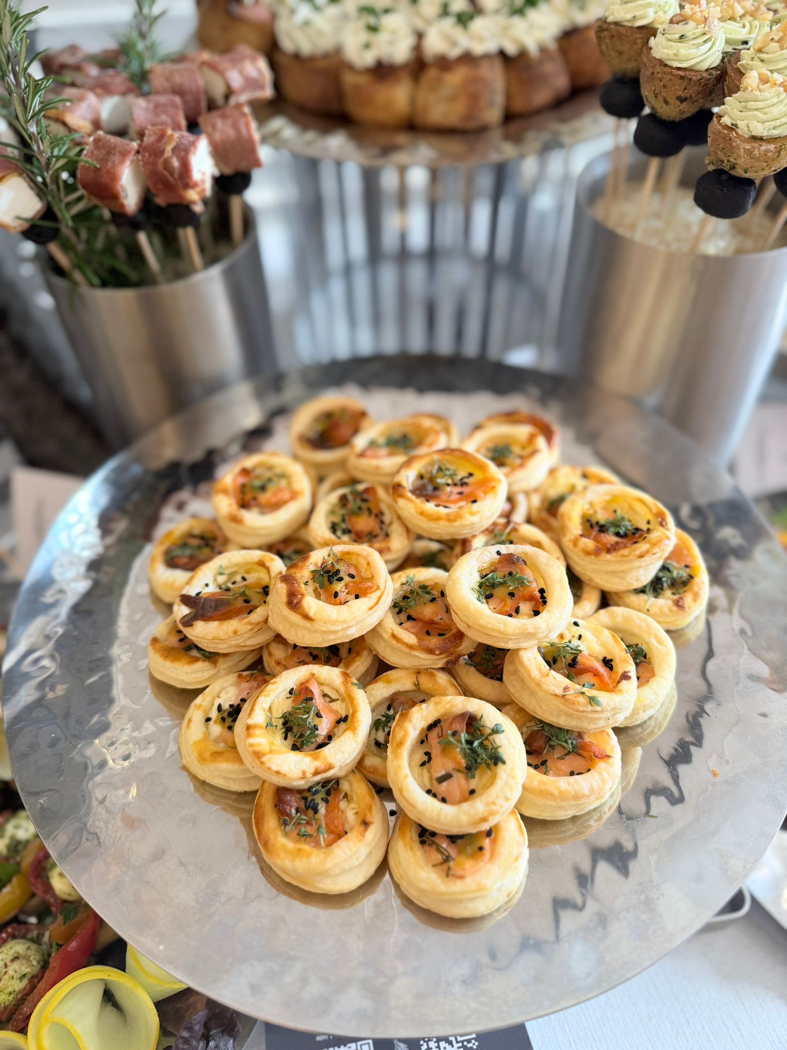 Lachs Blätterteig Plätzchen